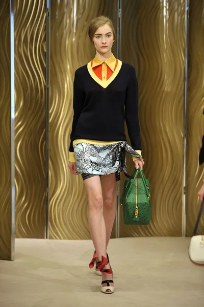 Look 11